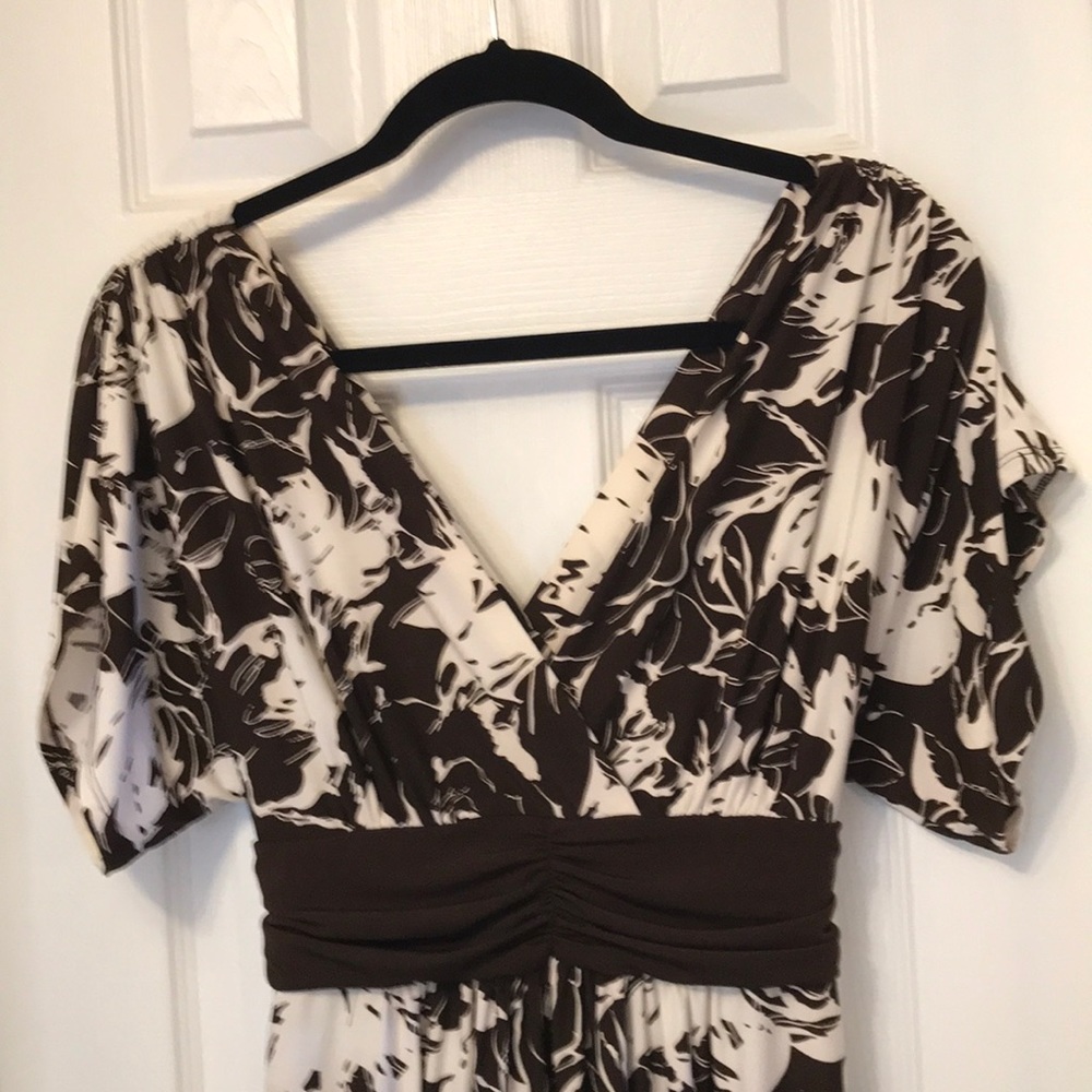 Women’s dress - Picture 3 of 5